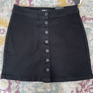 BLACK MINI SKIRT
